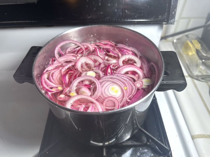 easy pickled red onion, pickled red onion, Fermented red onion, Sweet red onion, sweet onion, what is pickled red onion, what is pickling, how do you pickle red onion, how to pickle red onion, why pickle red onion, how to ferment red onion, is pickling and fermenting red onion the same, is pickling and fermenting the same